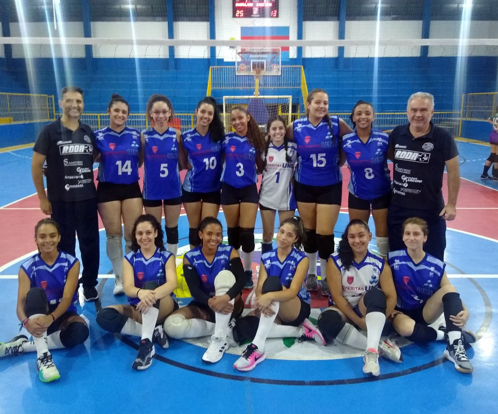 durante o jogo de vôlei as equipes etapa em 2 a 2 será disputado o quinto e  o último para saber qual 